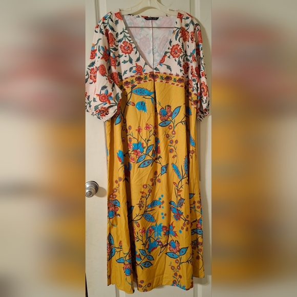 Noracora floral maxidrees v neck size 3XL - Picture 1 of 5